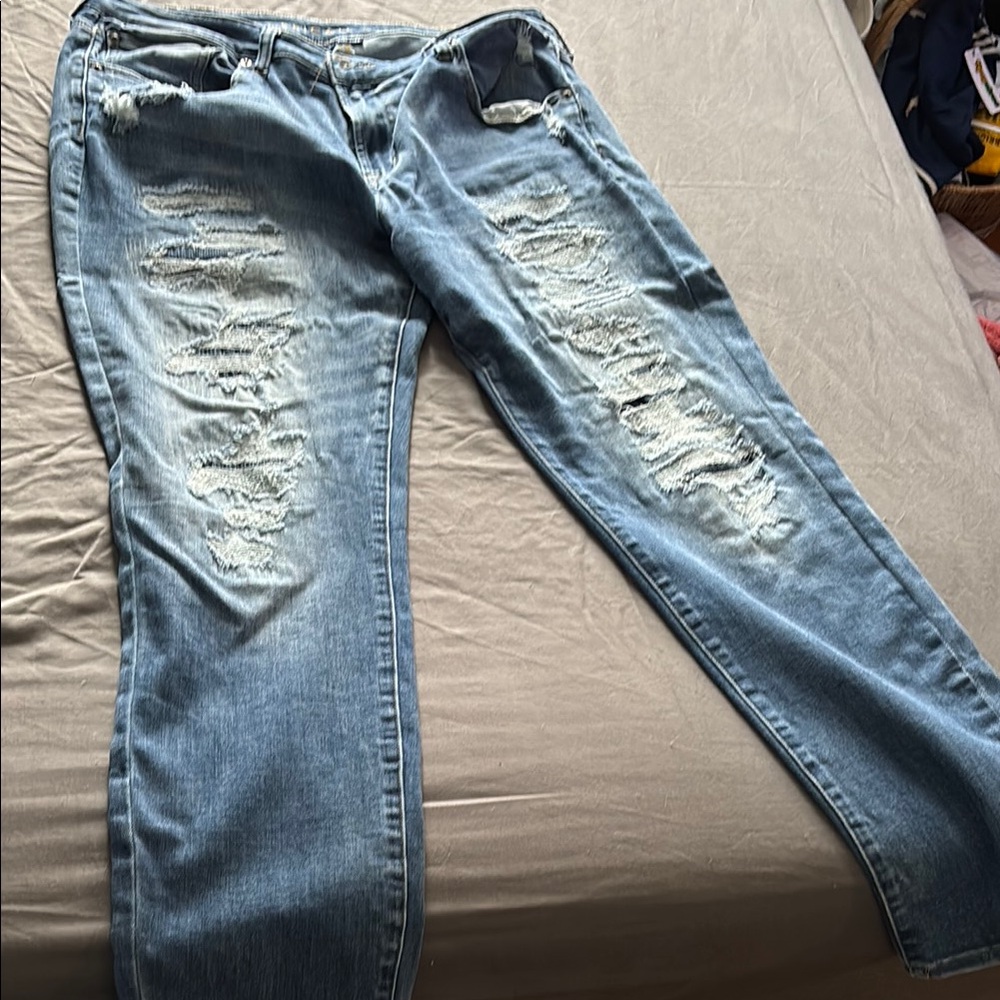 Men's Distressed Blue Jeans